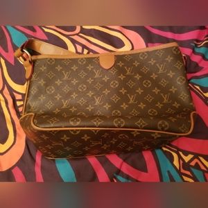 Louis Vuitton Purse